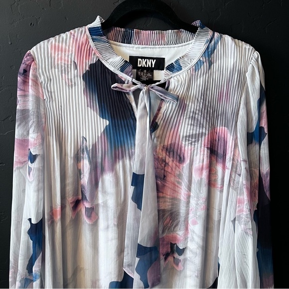 DKNY Floral Romantic Modest dress Sz:10 Color: White/pink/ / blue/ floral print - Picture 3 of 8
